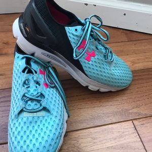 Worn twice Under Armour tennis shoes